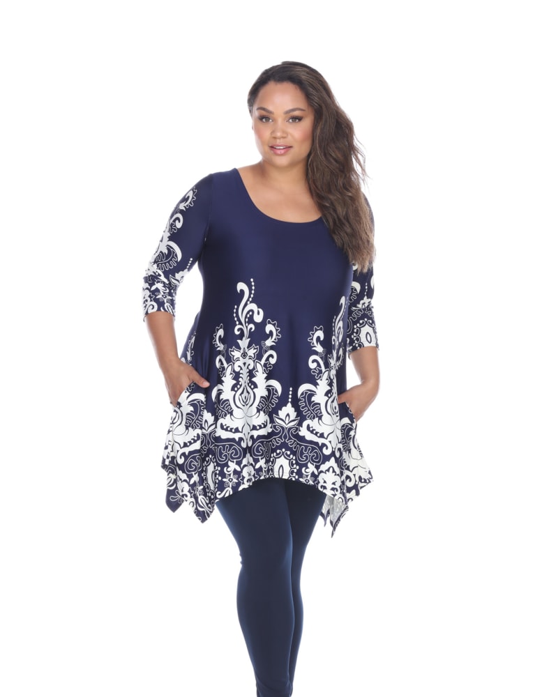 Front of a model wearing a size 5X Yanette Tunic Top in Navy/White by White Mark. | dia_product_style_image_id:246378